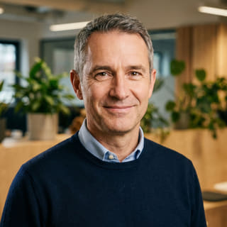 James Mitchell, présenté comme chef de la direction chez Silex Investode, photo de profil